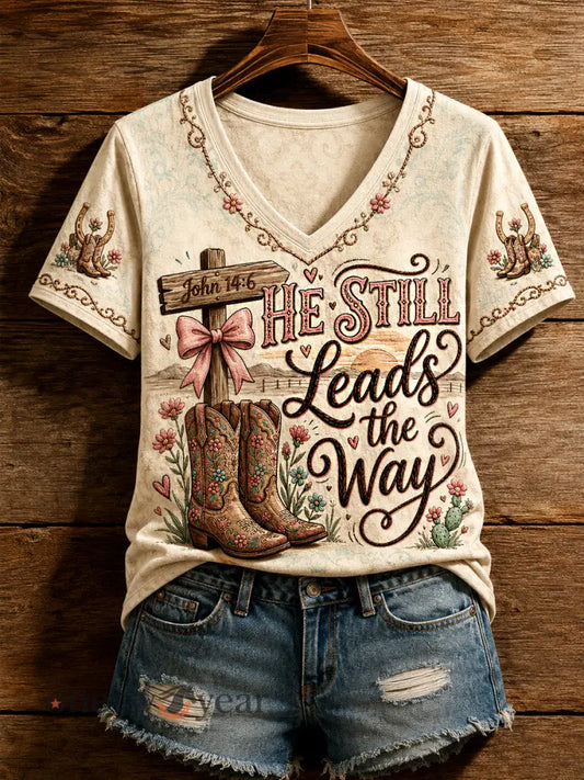 Women’s Retro Western Faith Jesus He Still Leads The Way Print Casual V-Neck Tee - Apricot / S